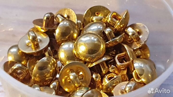 Золотые пуговицы