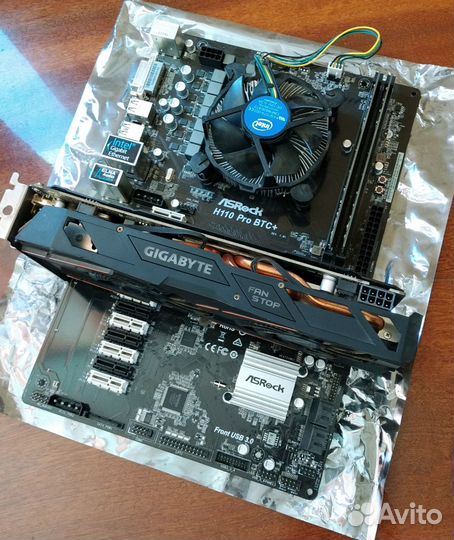 Материнская плата в сборе