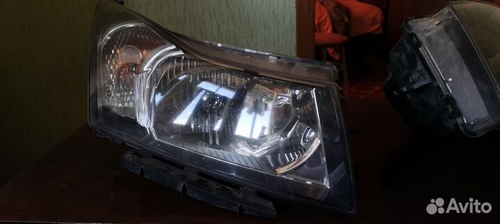 Переднее фары Шевроле cruze