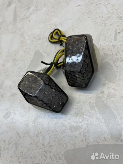 Поворотники капельки встраиваемые в пластик suzuki