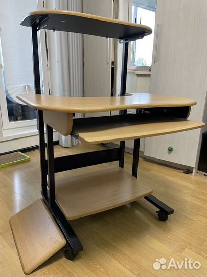 Компьютерный стол