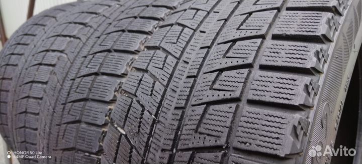 Bridgestone Blizzak Revo2 235/45 R17