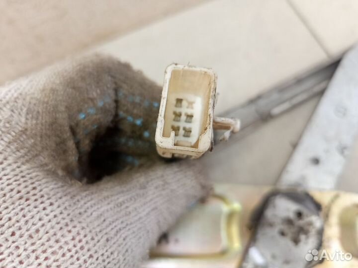 Стеклоподъемник электрический передний левый