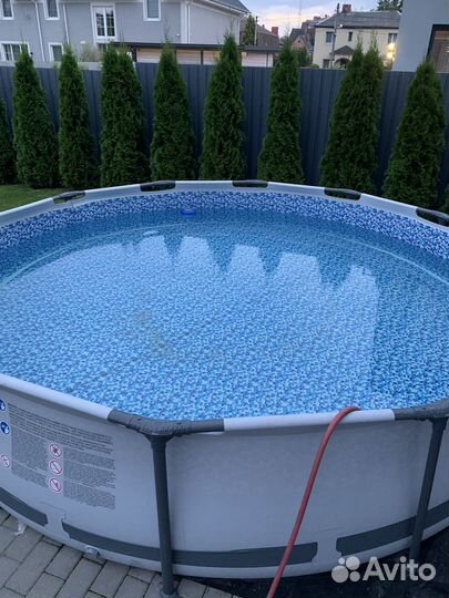 Чистка уличного бассейна