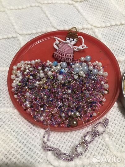 Бисер, бусины разноцветные россыпью