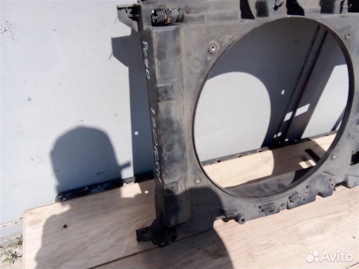 Панель передняя телевизор от Peugeot 3008 2010-20