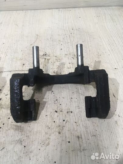 Суппорт тормозной задний левый BMW 5 Е60