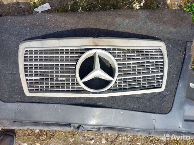 Решетка радиатора Mercedes W124
