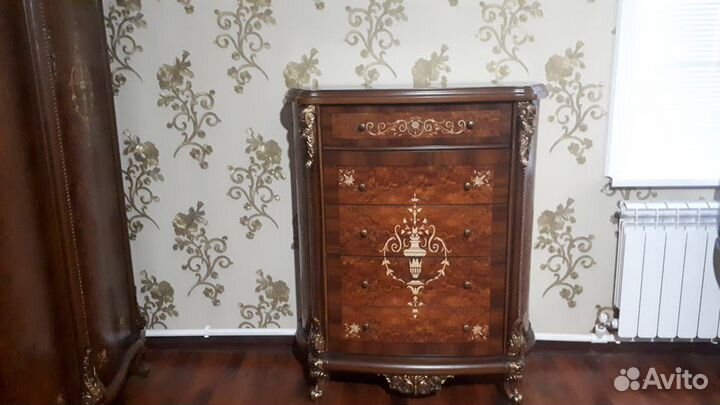 Спальный гарнитур