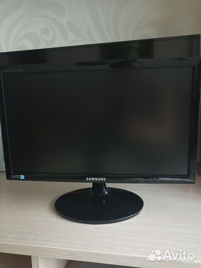 Монитор Samsung