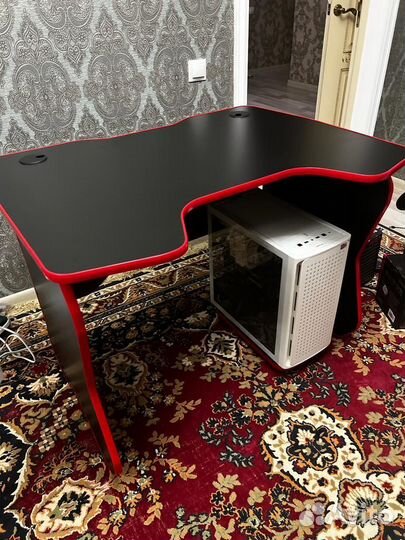Компьютерный стол новый