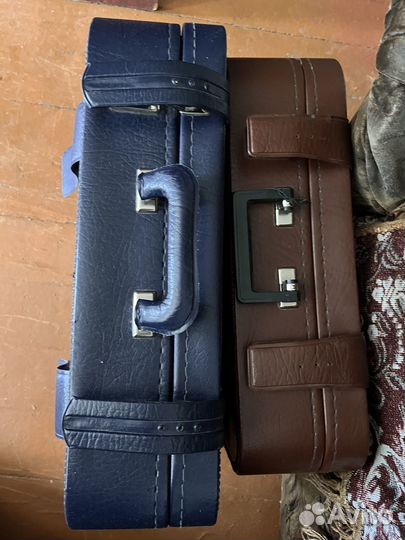 Продаю два чемодана