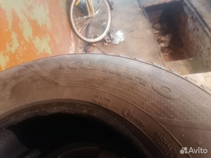 Kumho I'Zen RV Stud KC16 245/70 R16