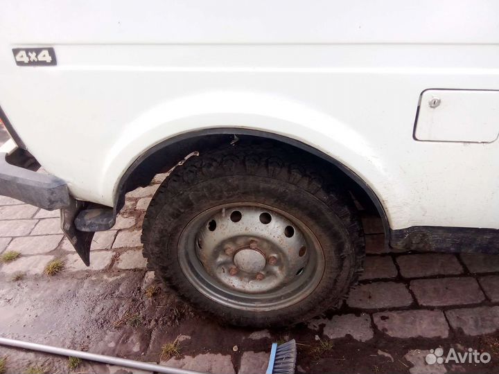 LADA 4x4 (Нива) 1.7 МТ, 1997, 100 000 км