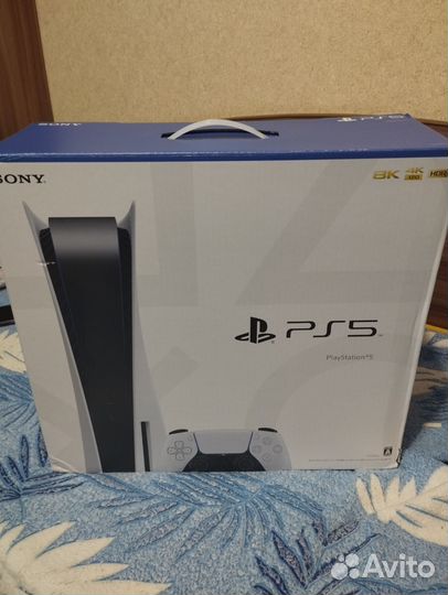Коробка от Sony PS5