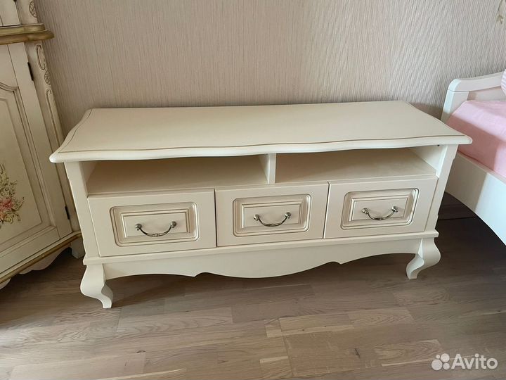 Тумба под телевизор 