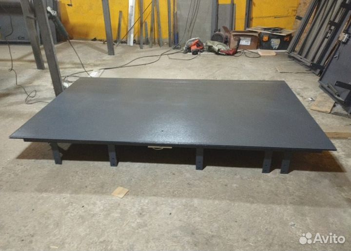 Люк в подвал напольный с амортизаторами 708*708