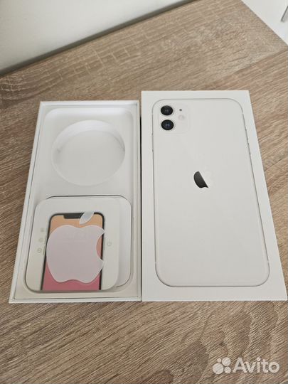 Коробка от iPhone 11