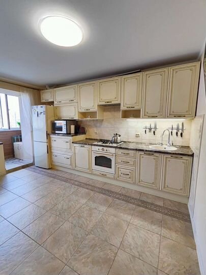 3-к. квартира, 84 м², 9/10 эт.