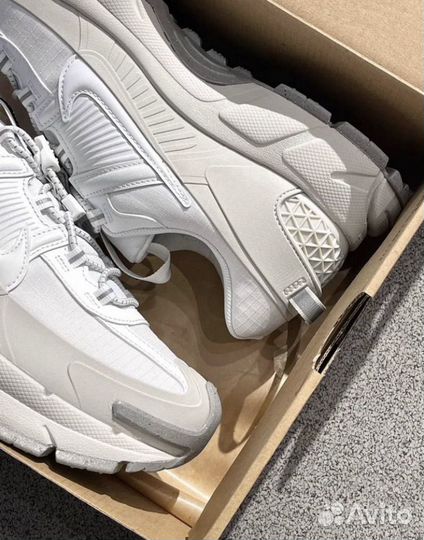 Кроссовки nike vomero 5 roam