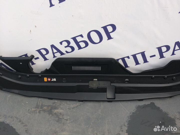 Накладка радиатора genesis 2