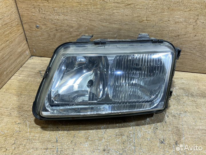 Фара передняя левая Audi A3 8L дорест 142111