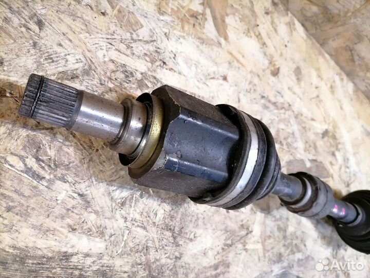 Передний левый привод Мitsubishi Grandis 2.4 NA