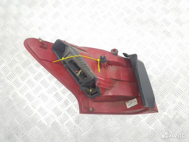 Фонарь задний правый Peugeot 407