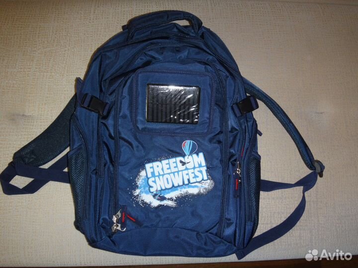 Рюкзак с зарядным устройством от солнечной панели