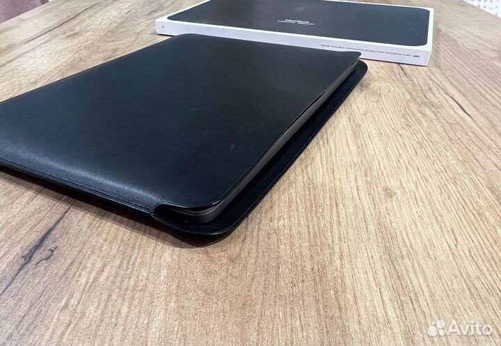 Оригинальный кожаный чехол Apple для Macbook 12