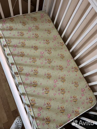 Кроватка детская с матрасом