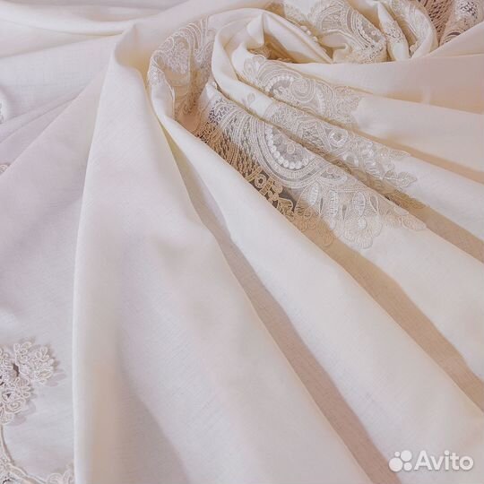 Скатерть из льна с кружевом