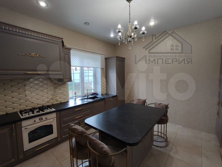 Коттедж 168 м² на участке 10 сот.