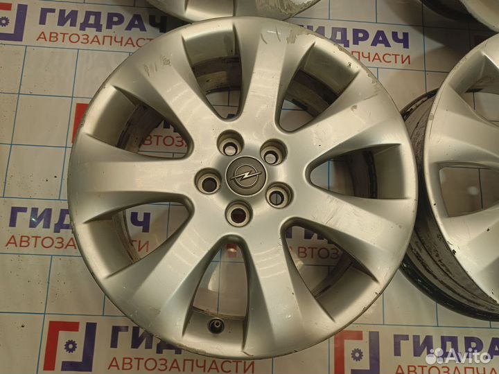 Комплект оригинальных литых дисков Opel Astra R17