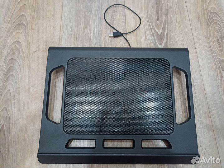 Охлаждающая подставка для ноутбука