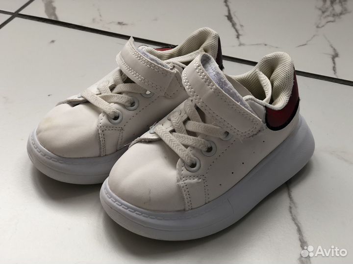 Кроссовки для девочки