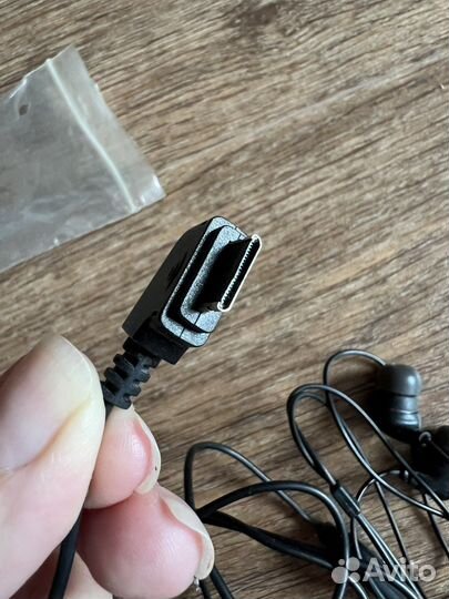 Отдам бесплатно проводные наушники бу