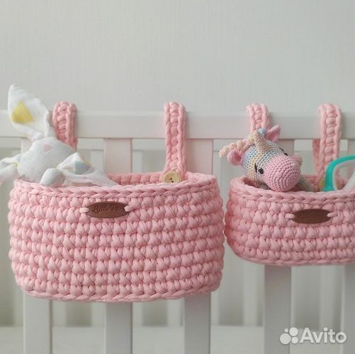 Подвесная корзина на кровать