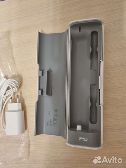 Зарядный чехол футляр к щётке Braun Oral b genius