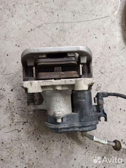 Тормозной суппорт задний левый Mercedes W166 X166