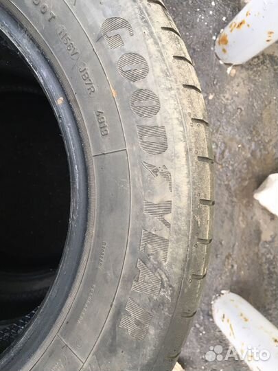 Goodyear EfficientGrip 215/65 R16