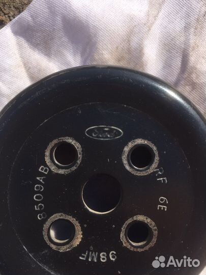 Шкиф помпы ford