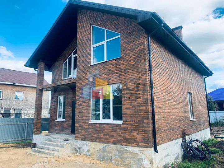 Дом 164,3 м² на участке 6 сот.