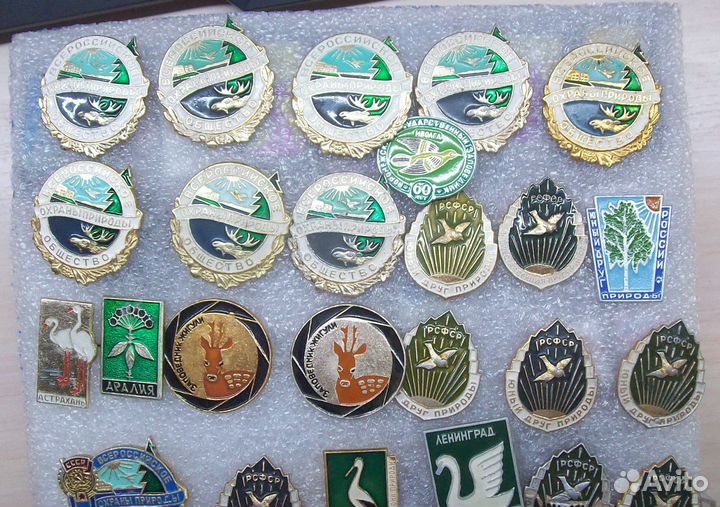 Продам значки на тему 