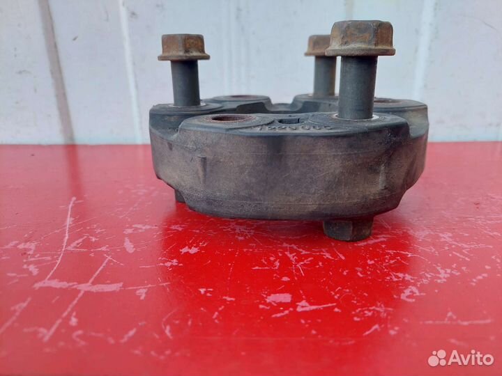 Муфта карданного вала BMW 7 E38