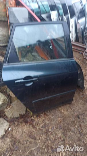 Двери крышка хлопушка Мазда 3 2005 г