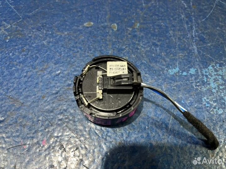 Динамик Audi A4 B8