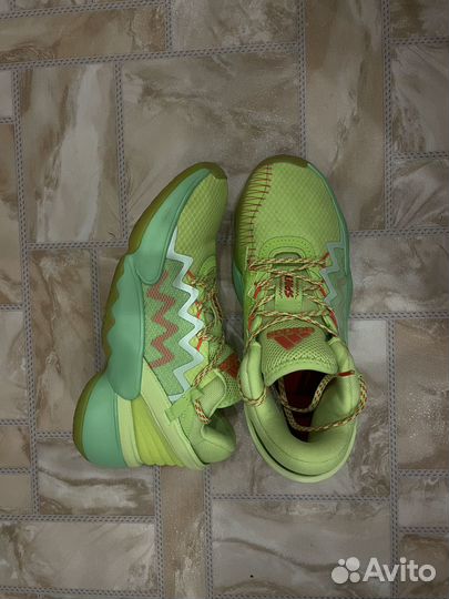 Баскетбольные кроссовки adidas