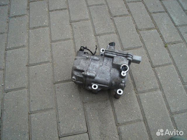Компрессор кондиционера Toyota Prius