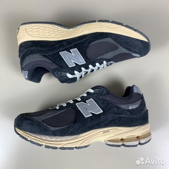 Кроссовки New Balance 2002R Phantom